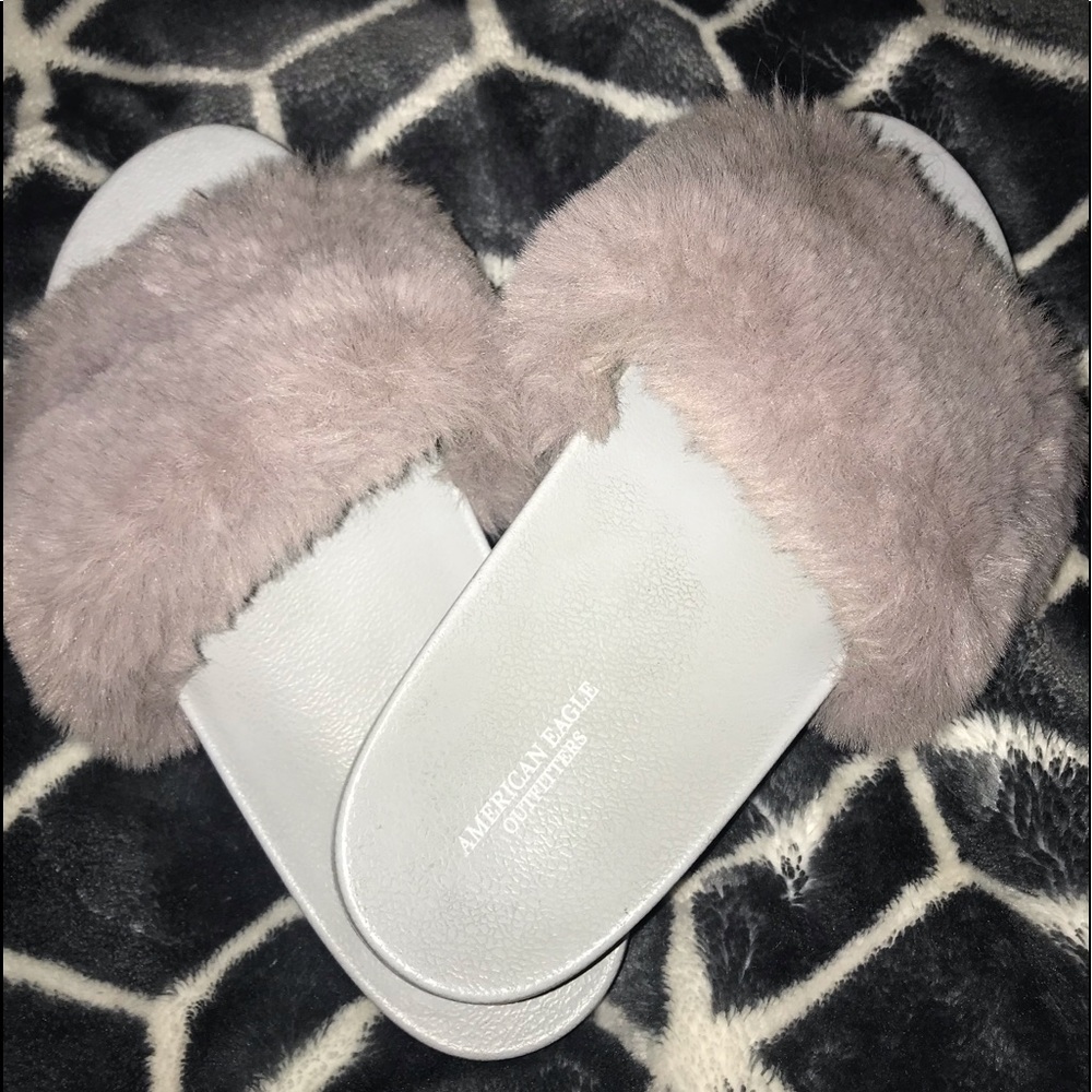 Light gray Fluffy sandals
